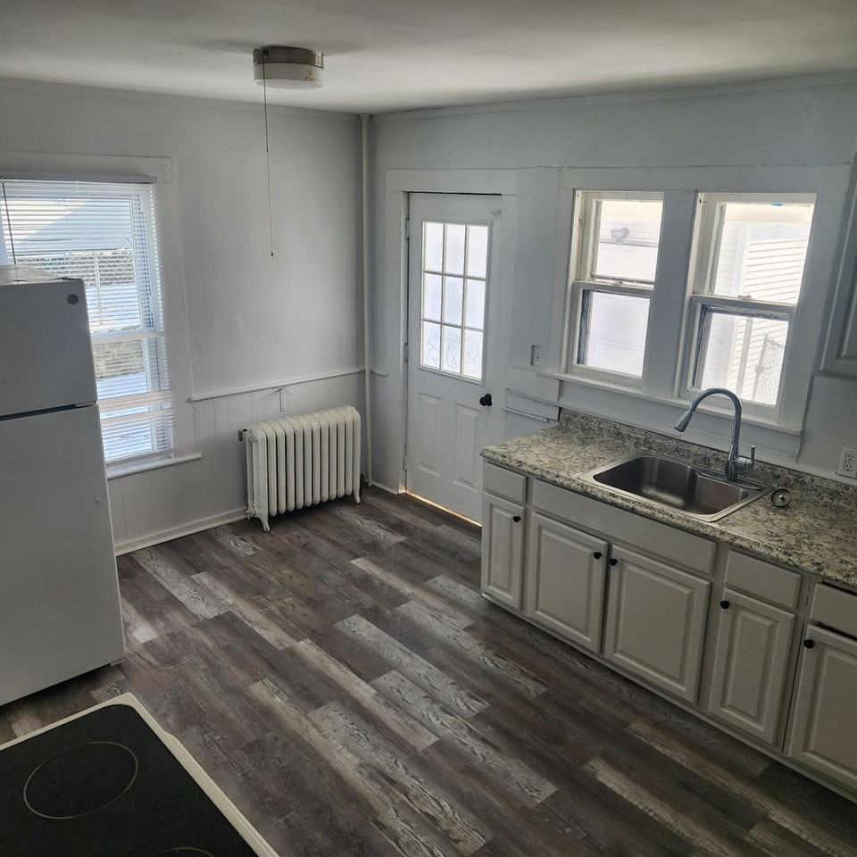 29 Lincoln Pl - Photo 2 of 10