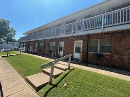 featured image of 414 E Chestnut St