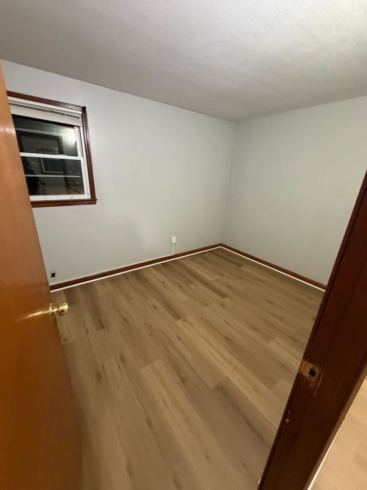 58 Marconi Ave - Photo 3 of 8