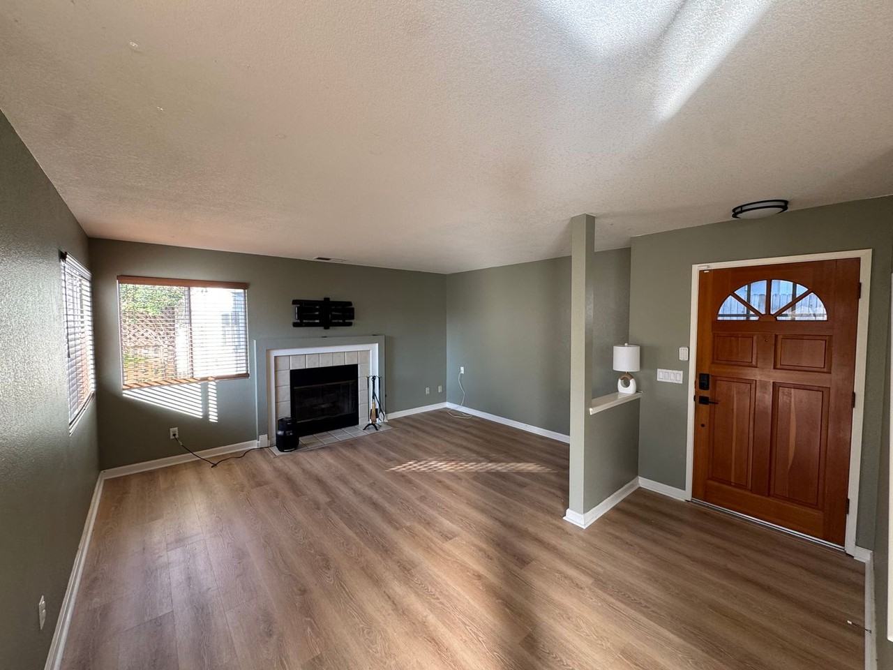 1371 Blossom Dr - Photo 5 of 18