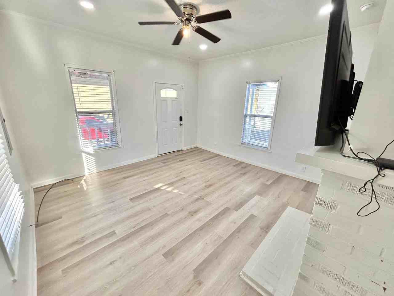 1922 Greene St - Photo 3 of 17