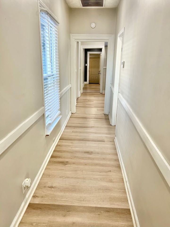 1922 Greene St - Photo 4 of 17