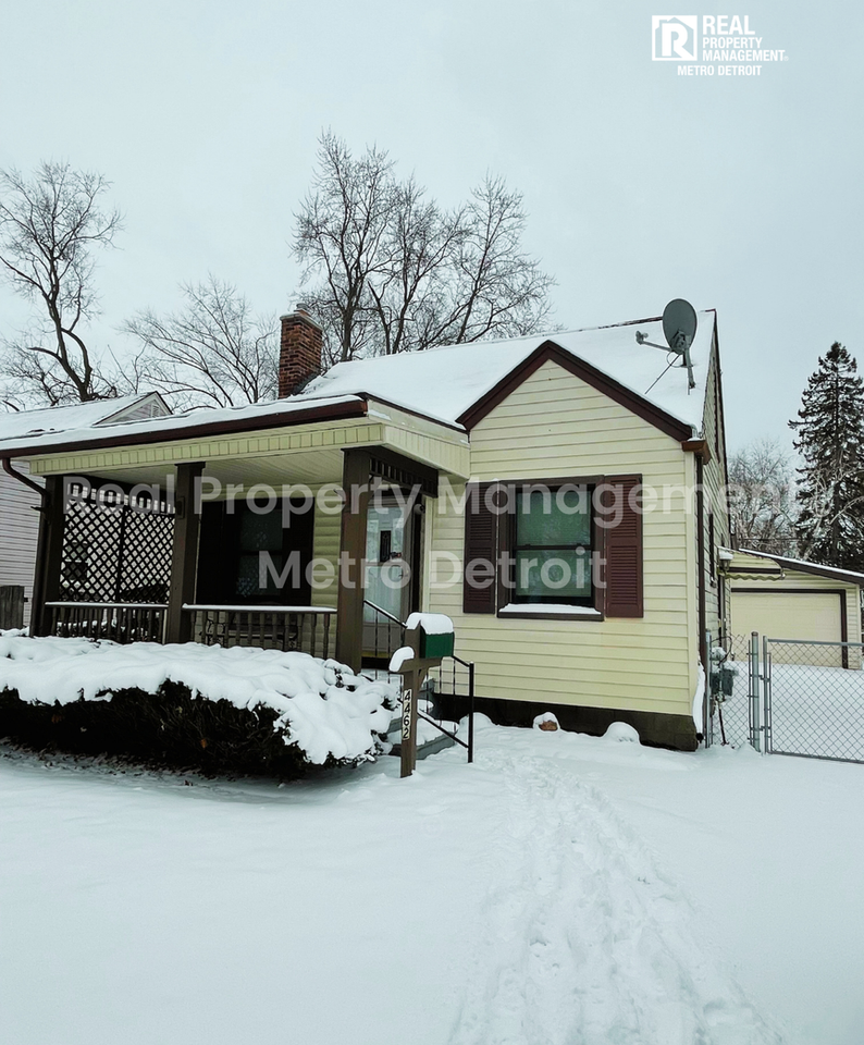 4462 1st St - Photo 2 of 25