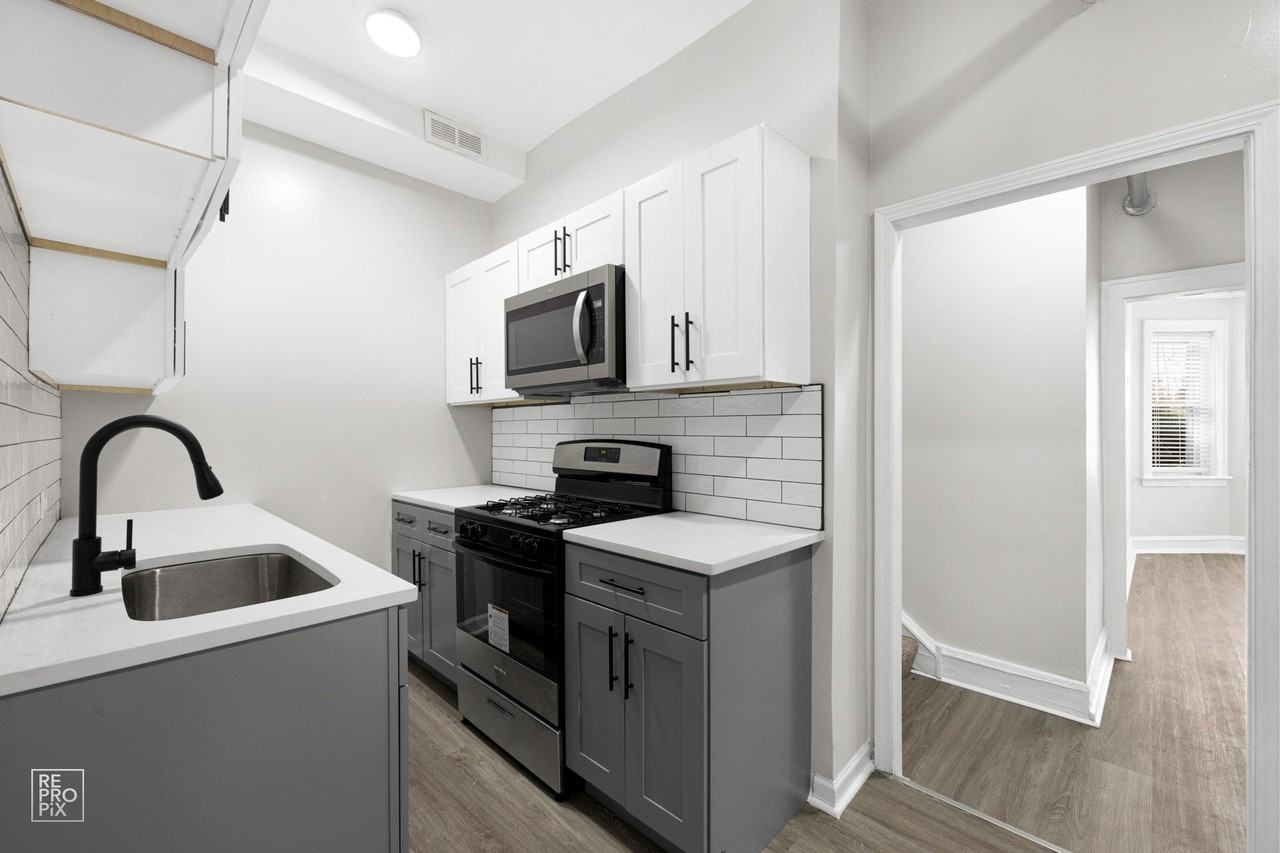 5948 W Superior Chicago, IL 60644 - Photo 4 of 34