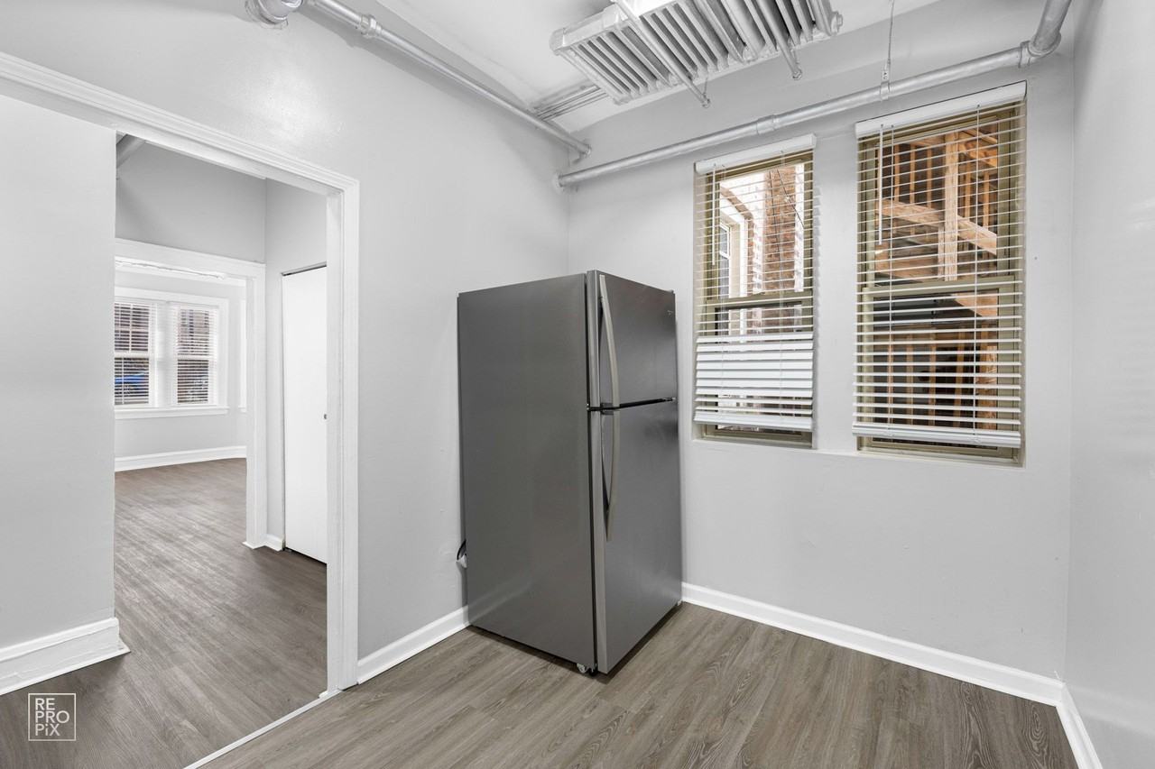 5948 W Superior Chicago, IL 60644 - Photo 6 of 34