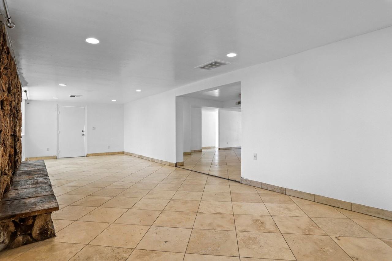 1203 E Carson Dr - Photo 7 of 50