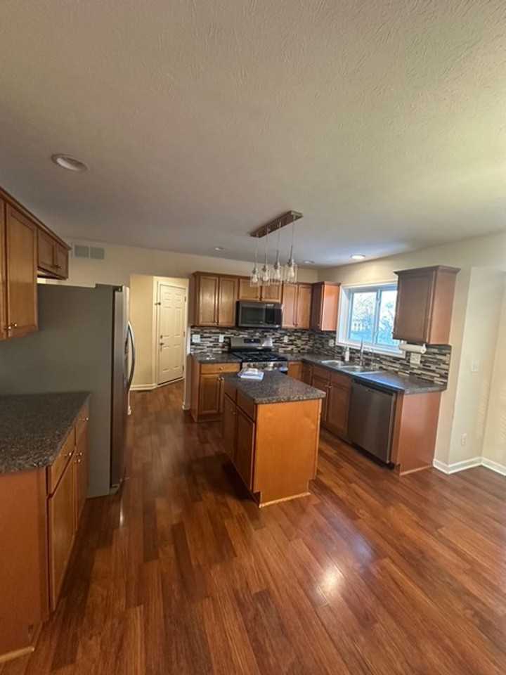 4 Kings Way - Photo 2 of 27