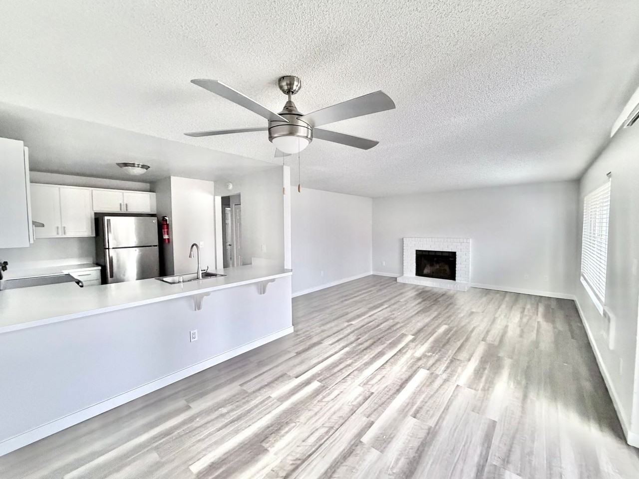 3802 D Pl Se - Photo 5 of 18