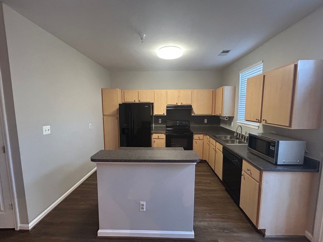 737 Woodland Creek Way - Photo 2 of 8