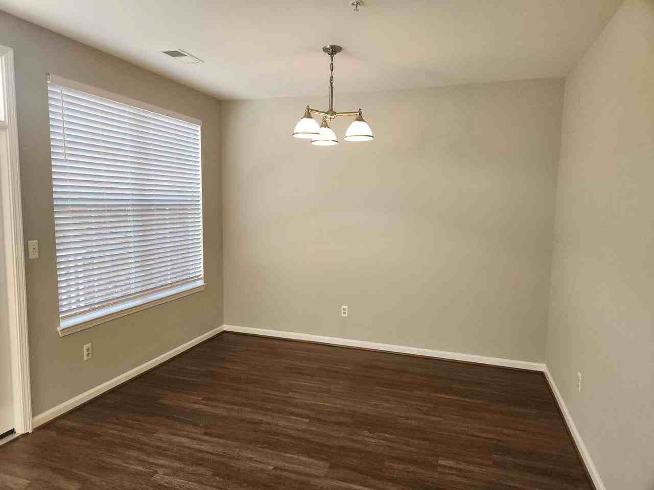 737 Woodland Creek Way - Photo 4 of 8