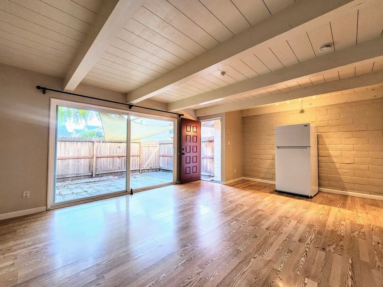 111 Avram Ave - Photo 4 of 24