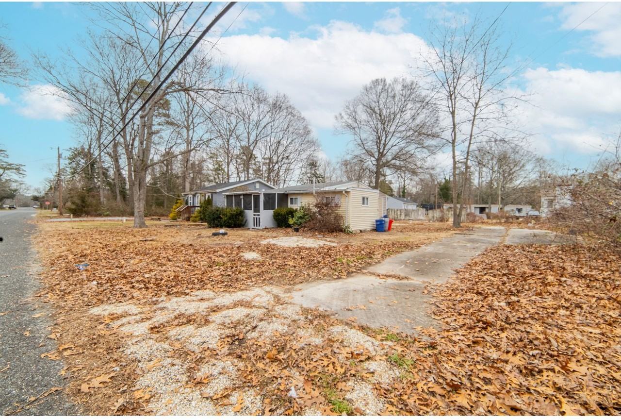 324 Fern Rd - Photo 4 of 10