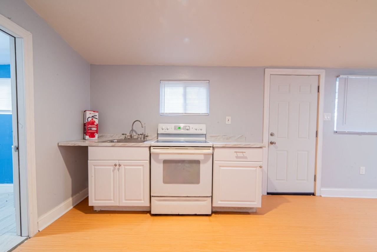 324 Fern Rd - Photo 7 of 10