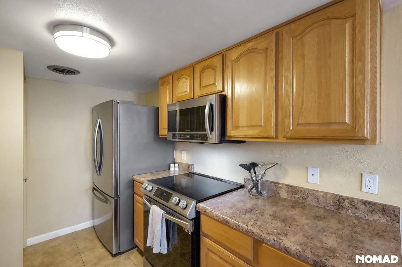 1049 N Granite Reef Rd - Photo 2 of 22