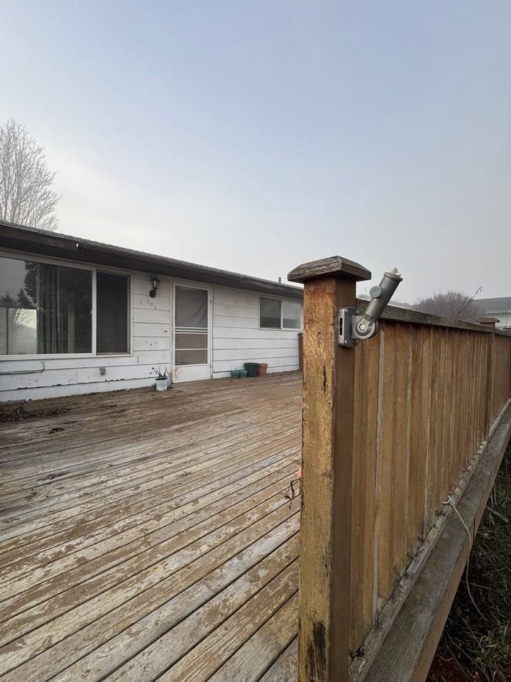 701 N Okanogan St - Photo 3 of 14