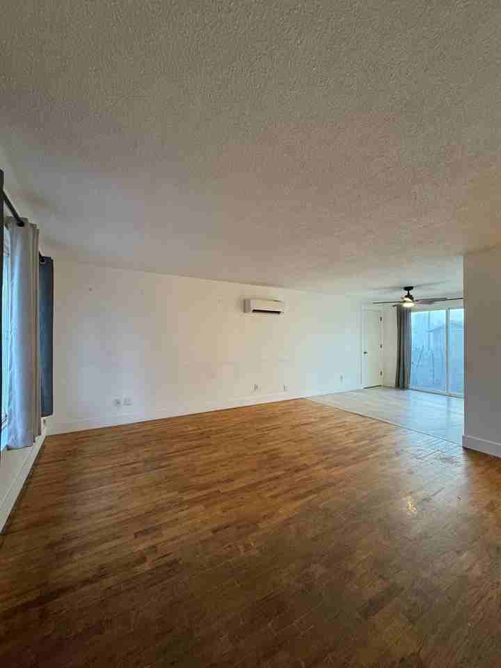 701 N Okanogan St - Photo 4 of 14