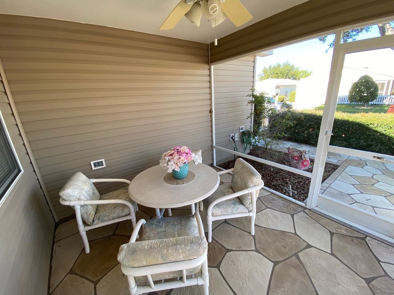 2106 Thornton Ter - Photo 4 of 32