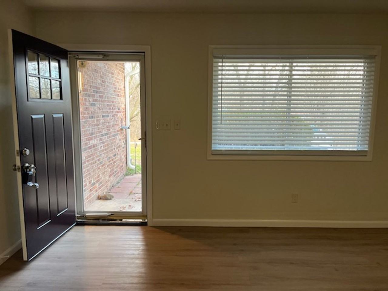 8787 Country Club Rd - Photo 3 of 26