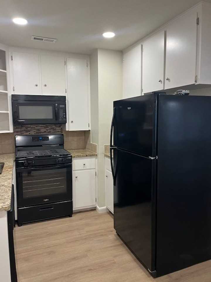 8787 Country Club Rd - Photo 5 of 26