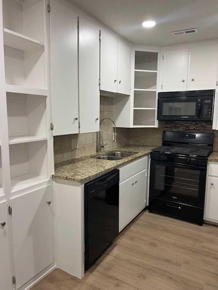 8787 Country Club Rd - Photo 6 of 26