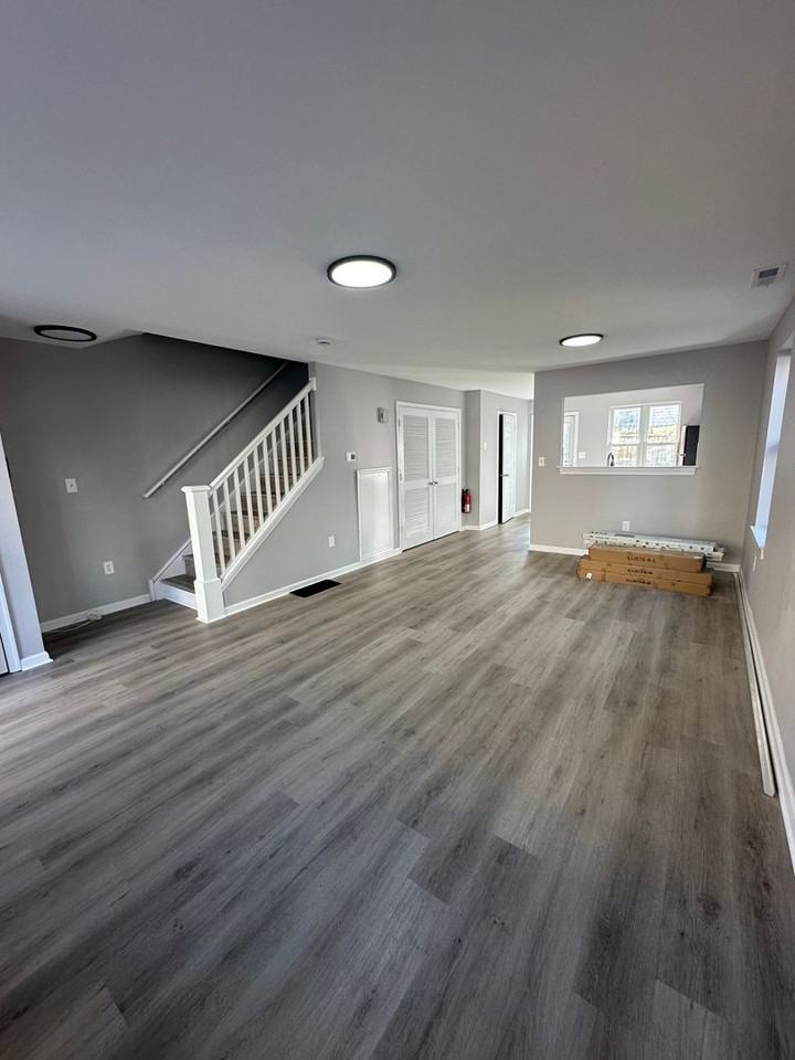 2242 Latona St - Photo 3 of 14