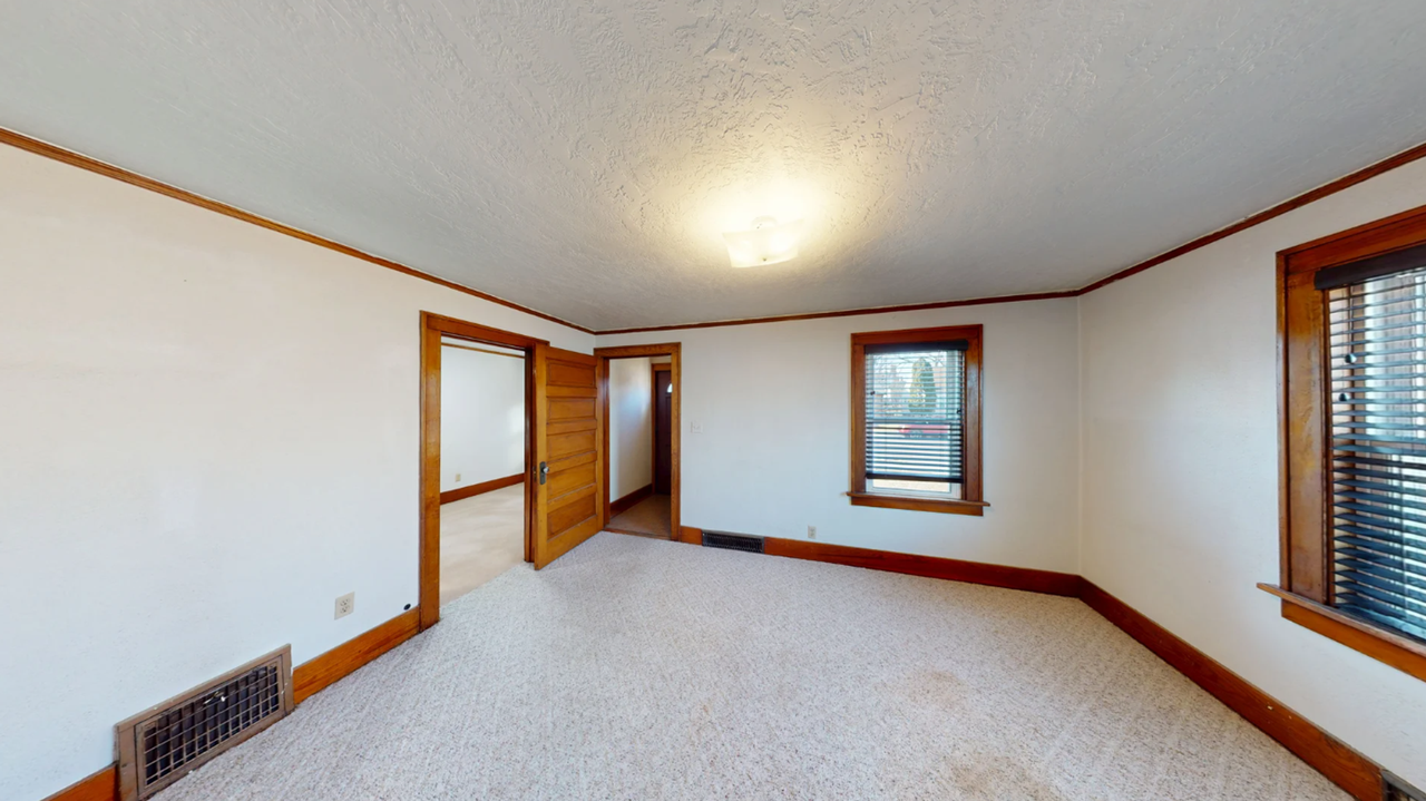 2520 S Norton Ave - Photo 6 of 19