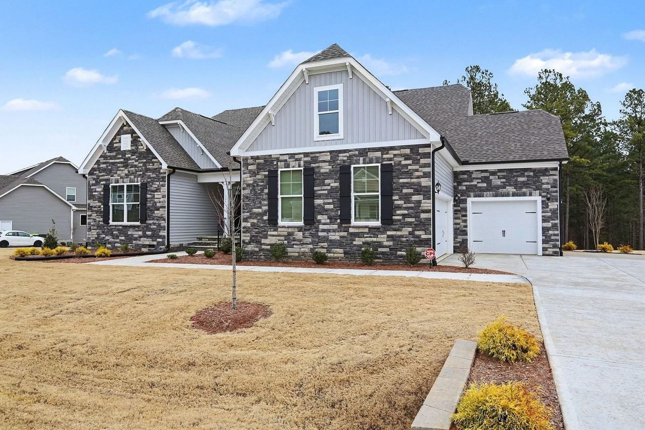 135 Ironwood Blvd - Photo 2 of 27