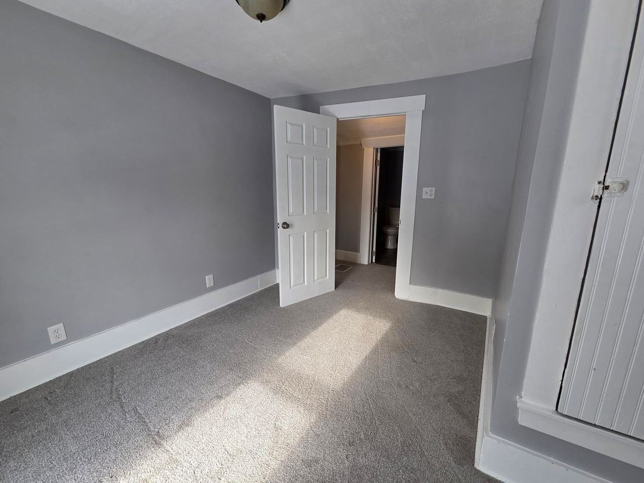 406 E Liberty St - Photo 6 of 15