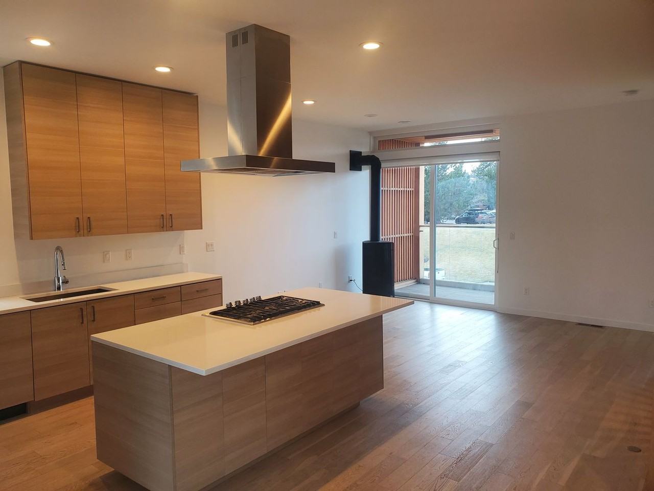 55 Sw Wall St #16 - Photo 4 of 37