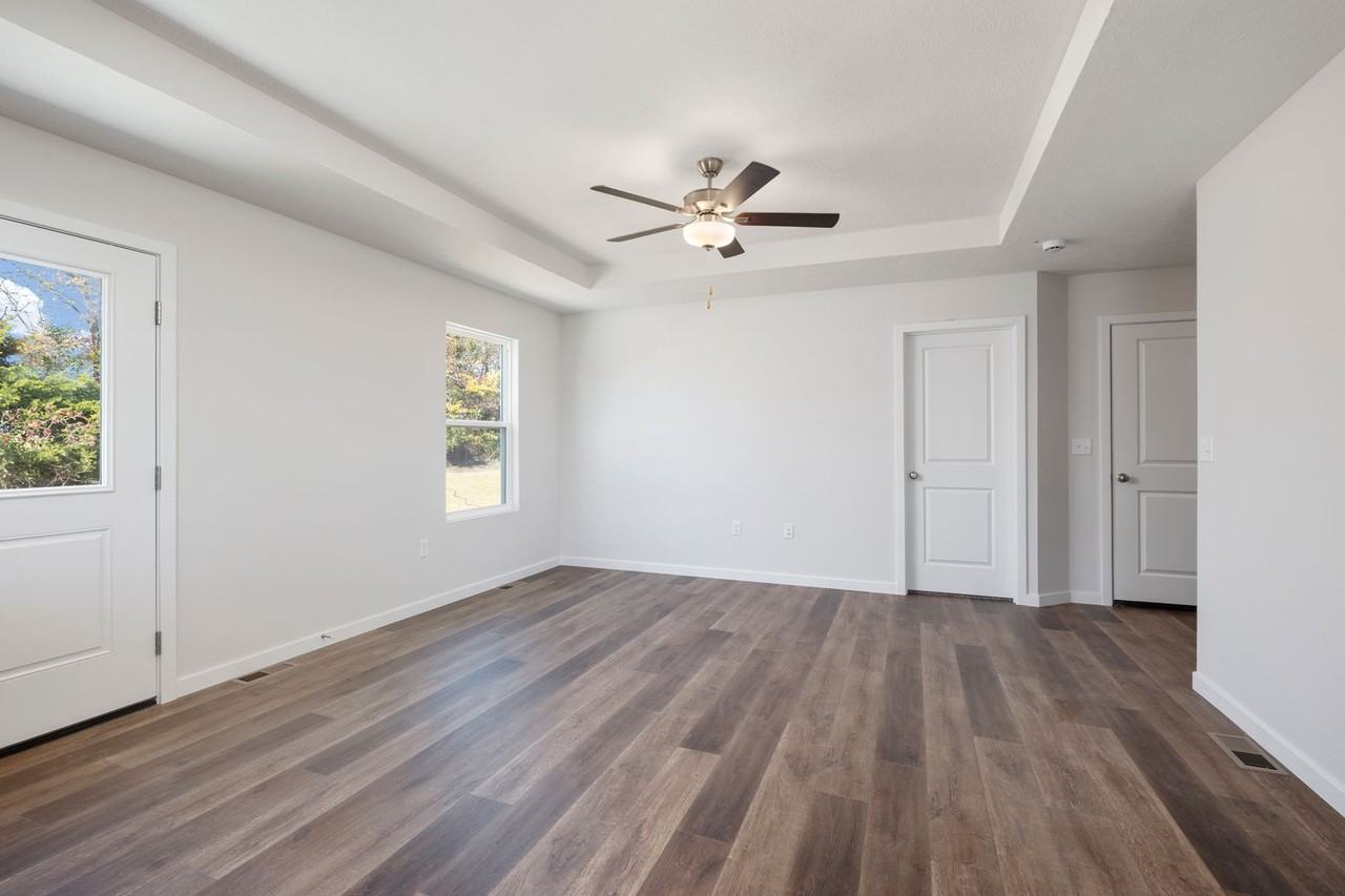 1325 W Maurice St - Photo 3 of 22