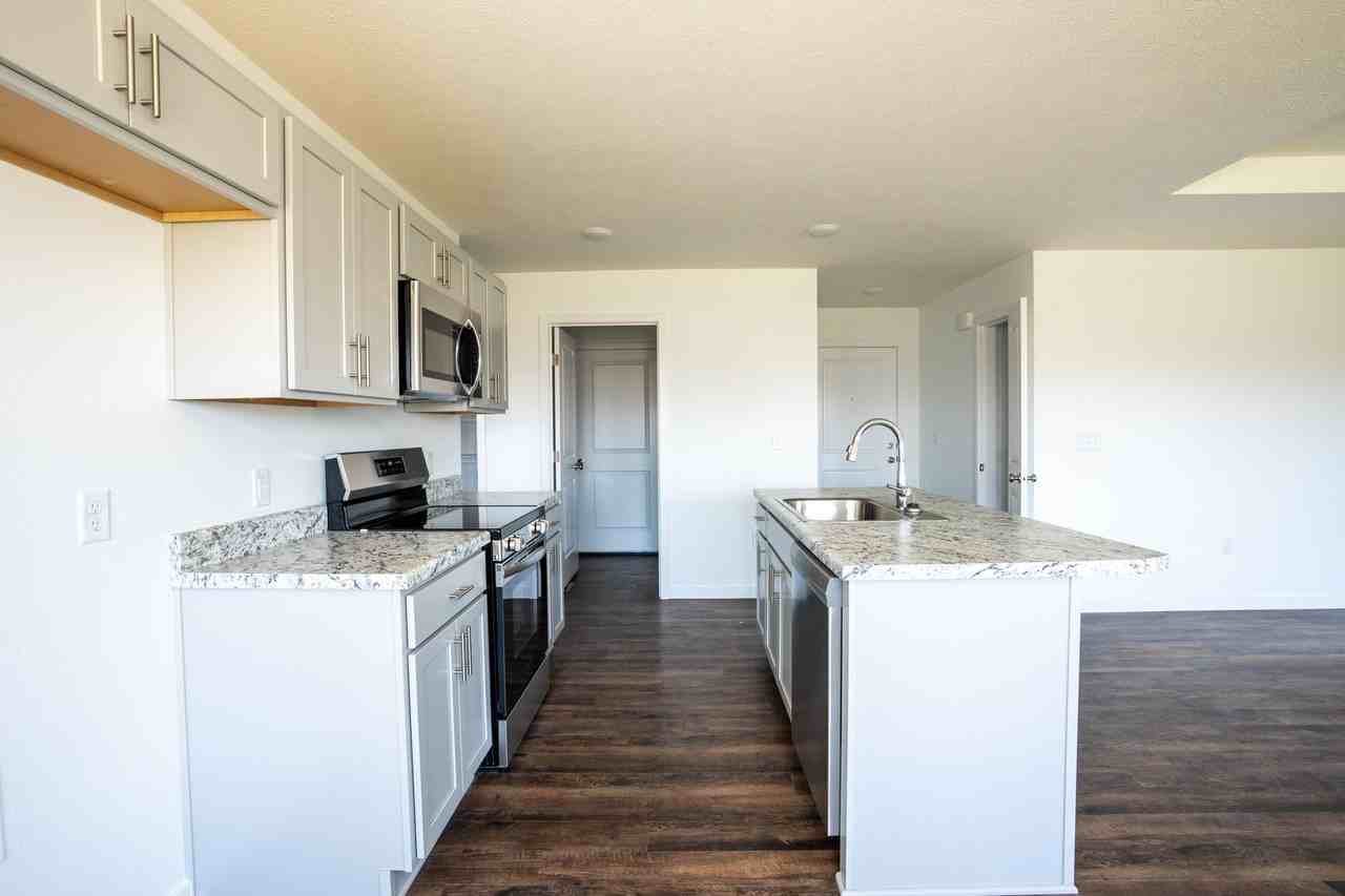 1380 Kay St - Photo 5 of 28