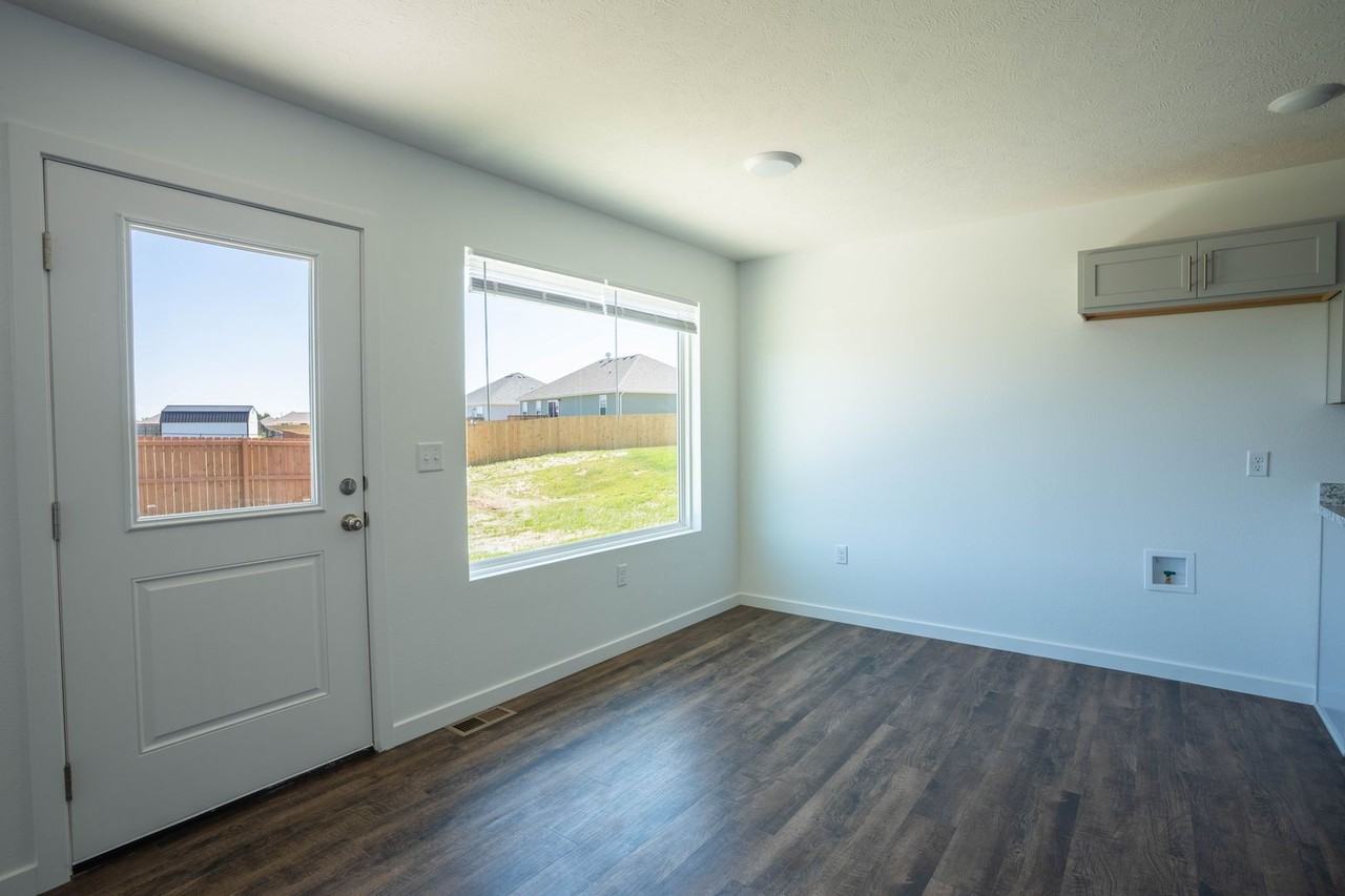 1380 Kay St - Photo 7 of 28
