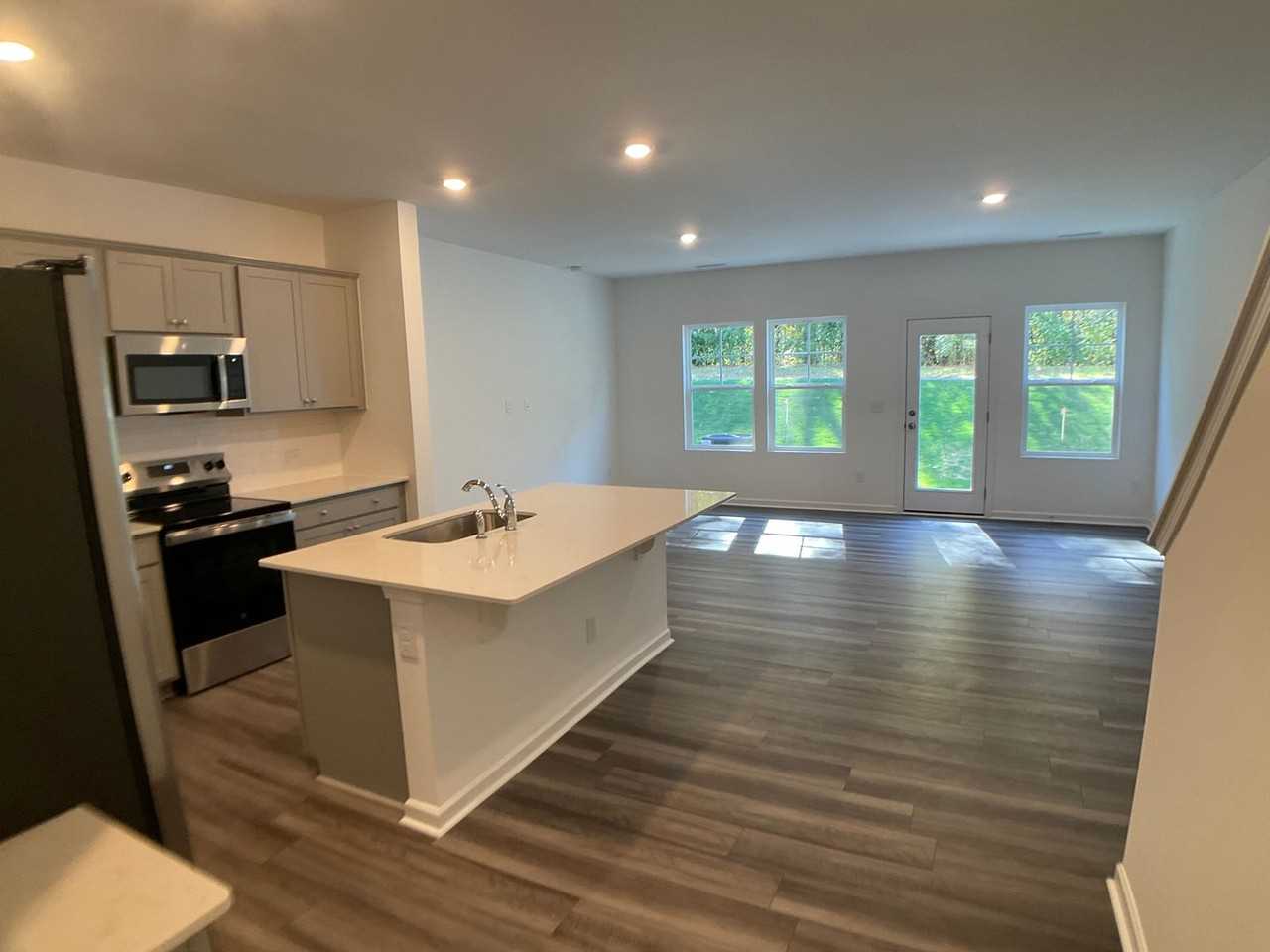 468 Fran Dr - Photo 6 of 27