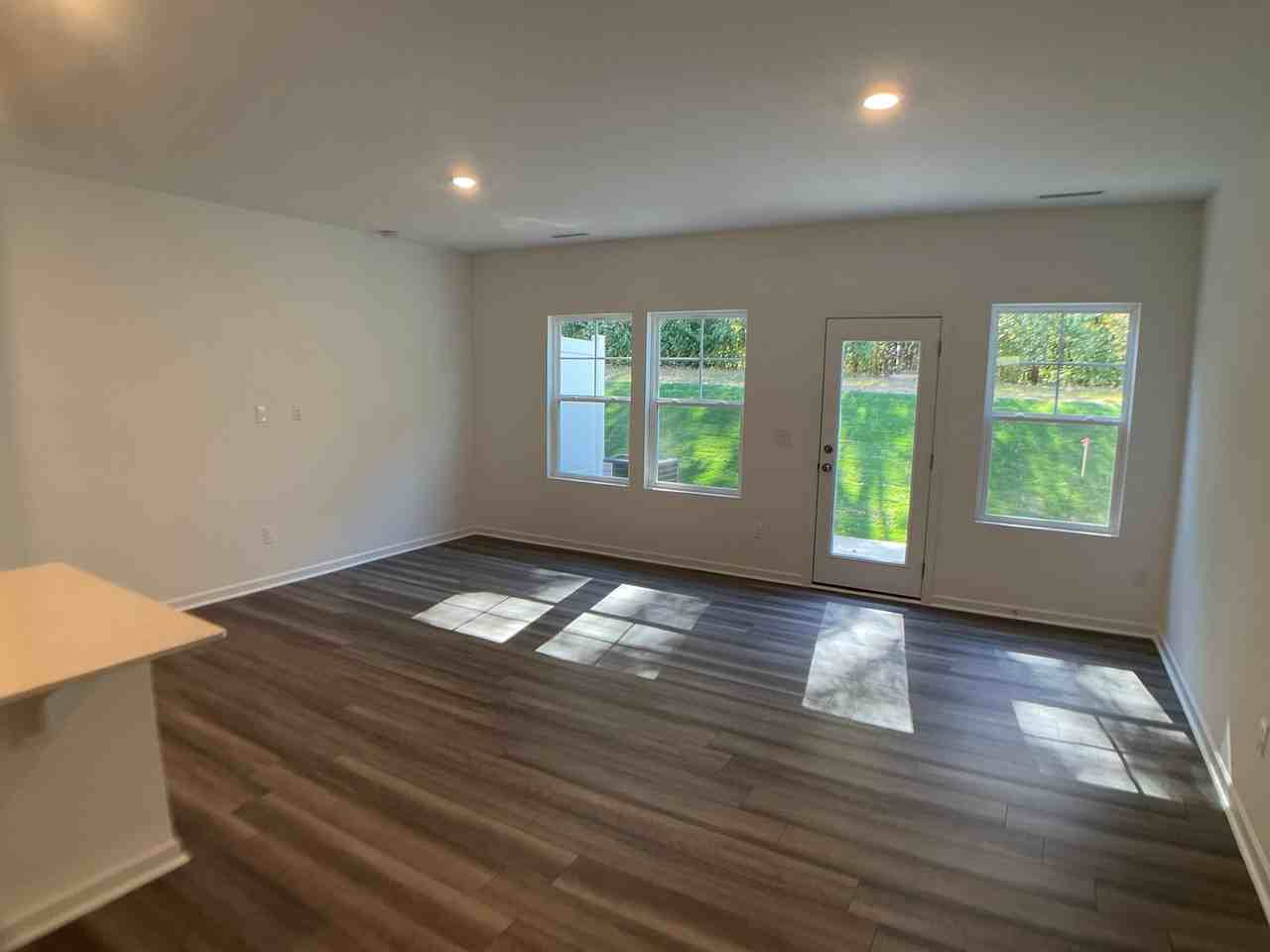 468 Fran Dr - Photo 7 of 27