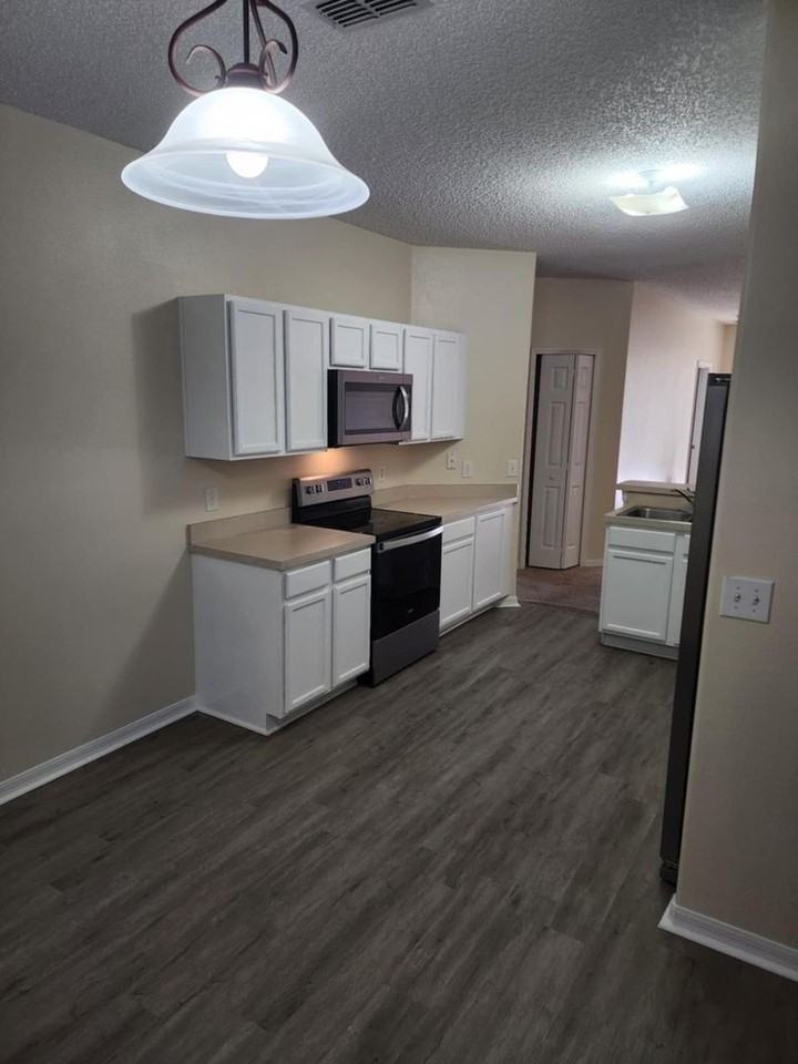 311 Sunset View Dr - Photo 2 of 10