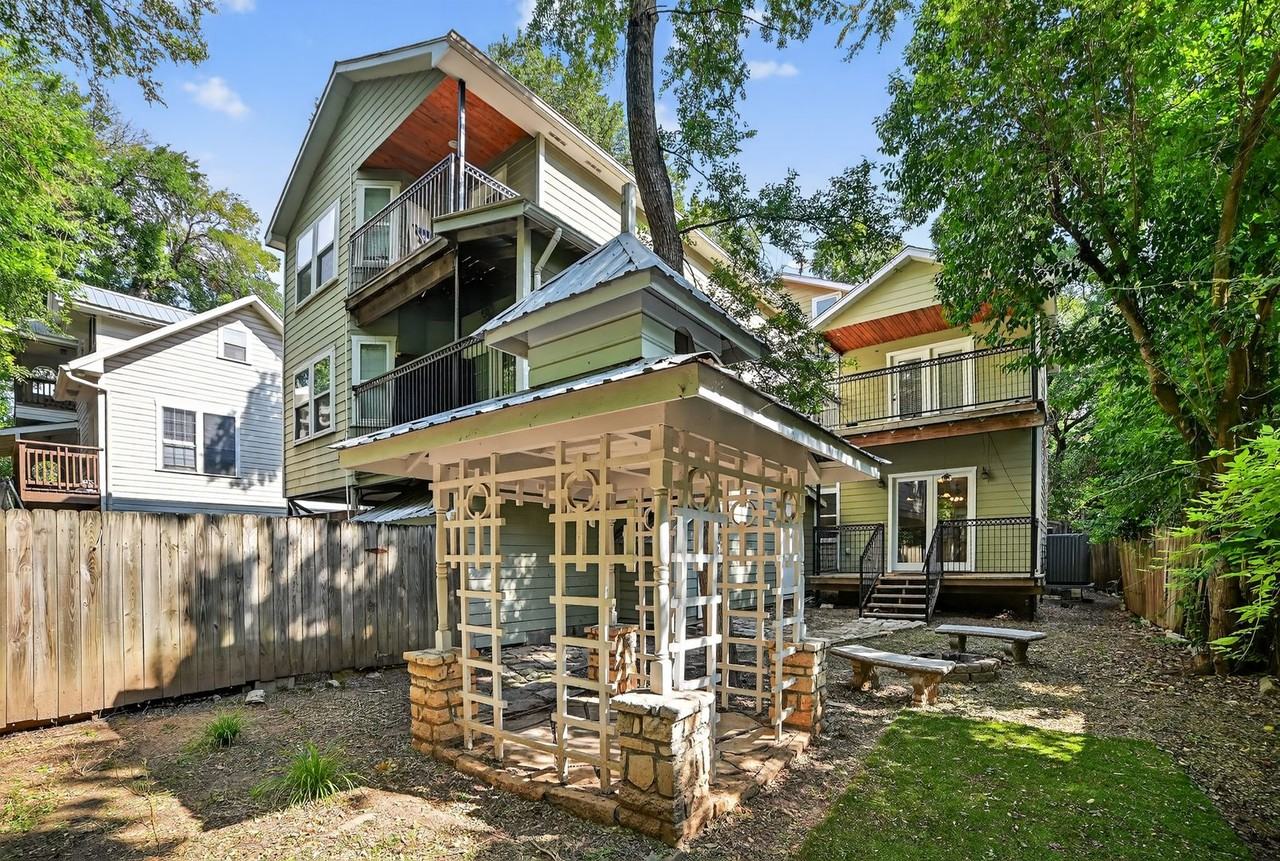 2003 Griswold Ln - Photo 5 of 21