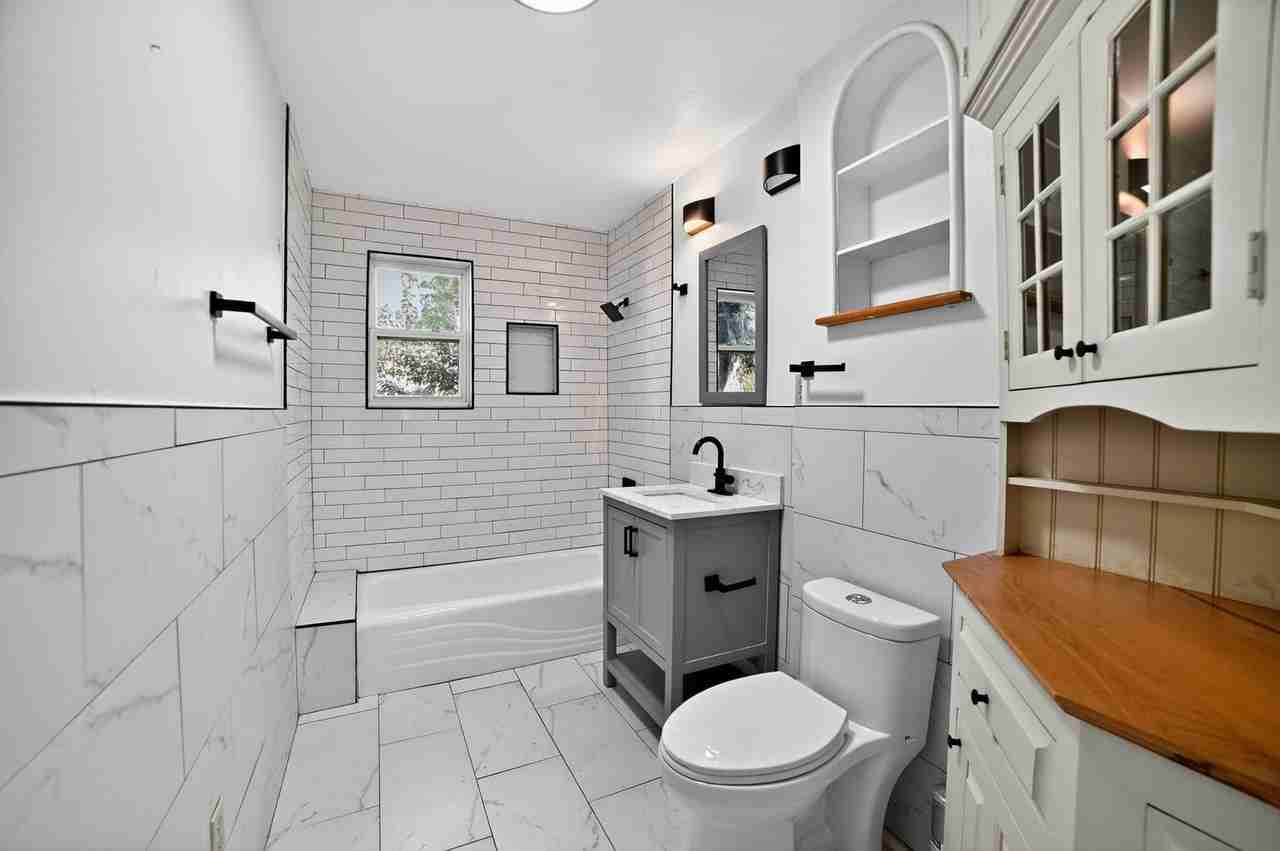 2003 Griswold Ln - Photo 6 of 21