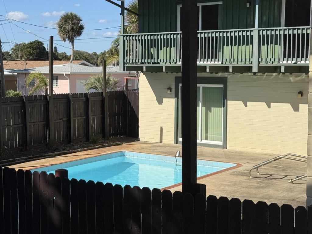 1153 Bel Aire Dr - Photo 2 of 20