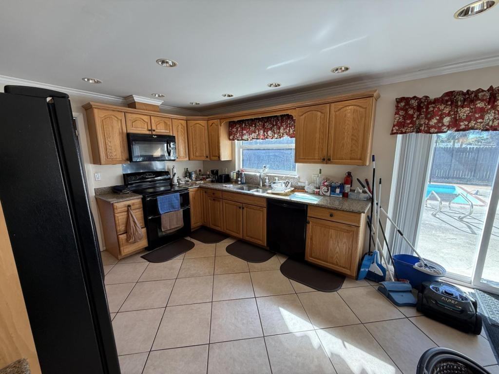 1153 Bel Aire Dr - Photo 7 of 20