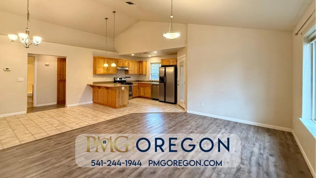 2156 Nw Tara Ln - Photo 2 of 12