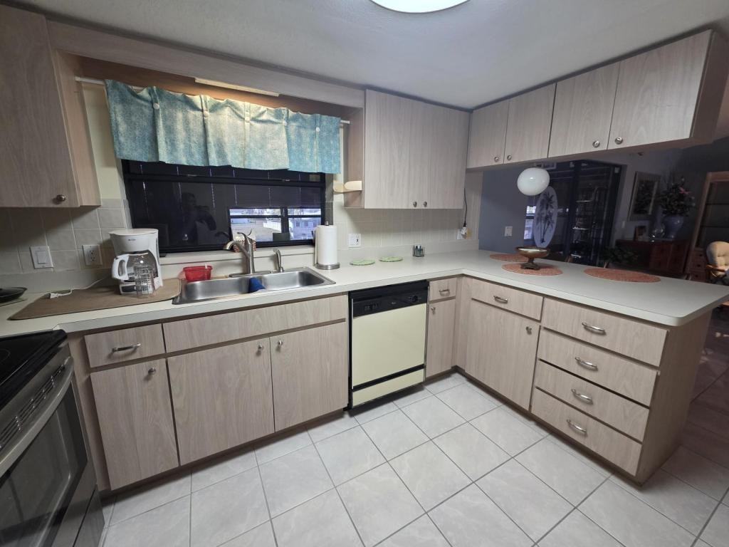 4261 Paradise Cir - Photo 7 of 29