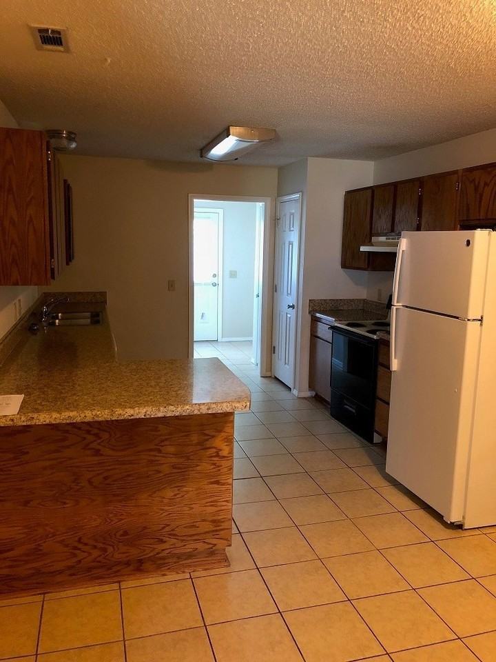 5503/5505 Staci Place - Photo 3 of 7