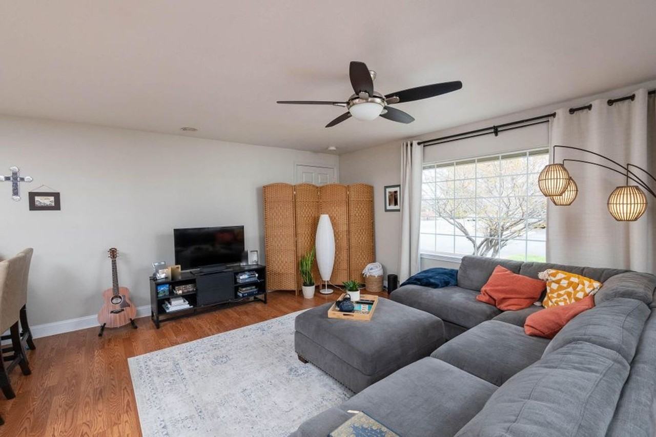 611 Ne Innes Ln #A - Photo 5 of 13