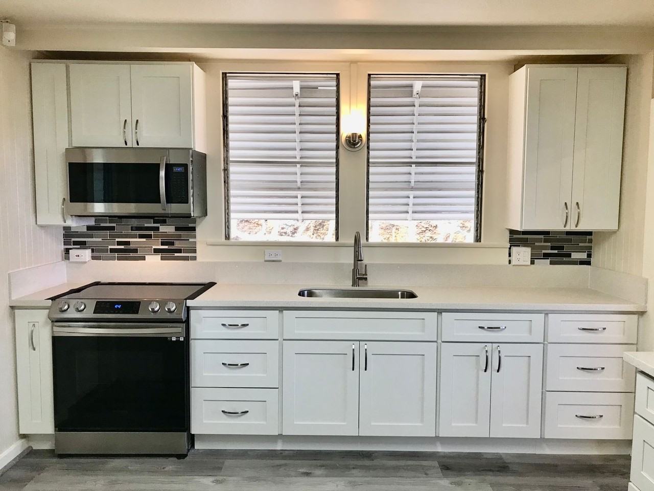 1695 Kamamalu Ave - Photo 3 of 14