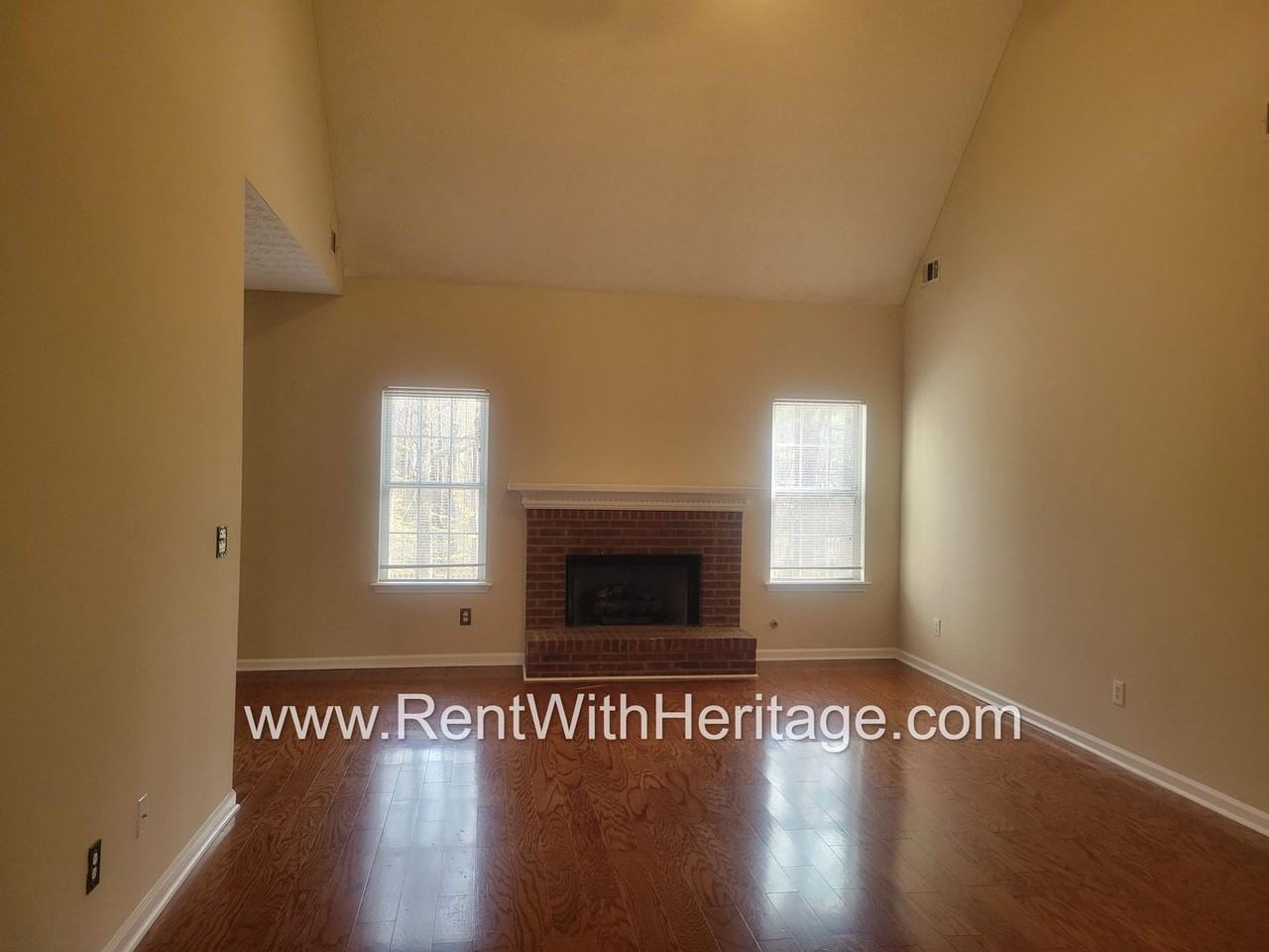 1763 Silver Way - Photo 5 of 50