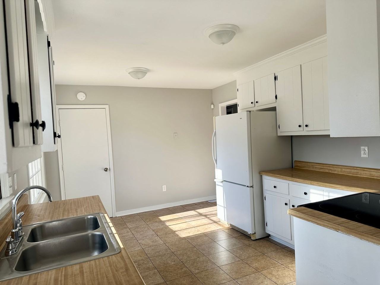 8413 Boones Trail Rd - Photo 6 of 15