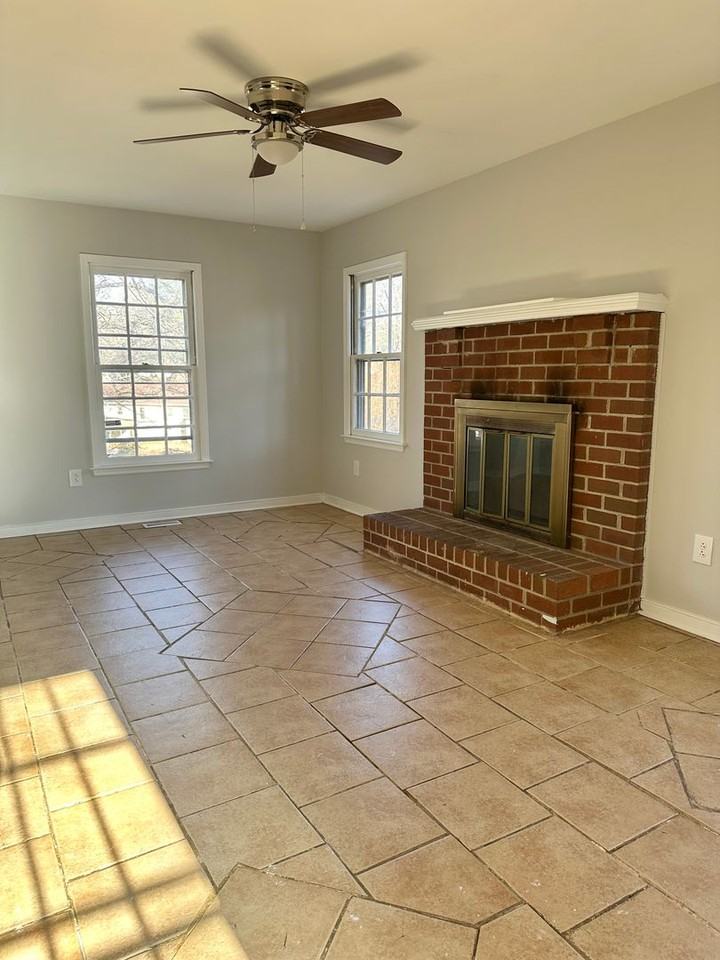 8413 Boones Trail Rd - Photo 7 of 15