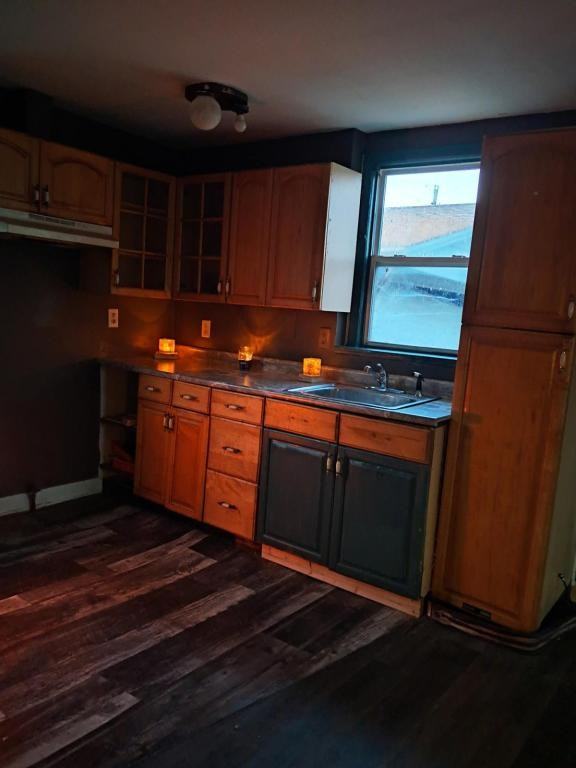 2015 W Albany Ave - Photo 4 of 5