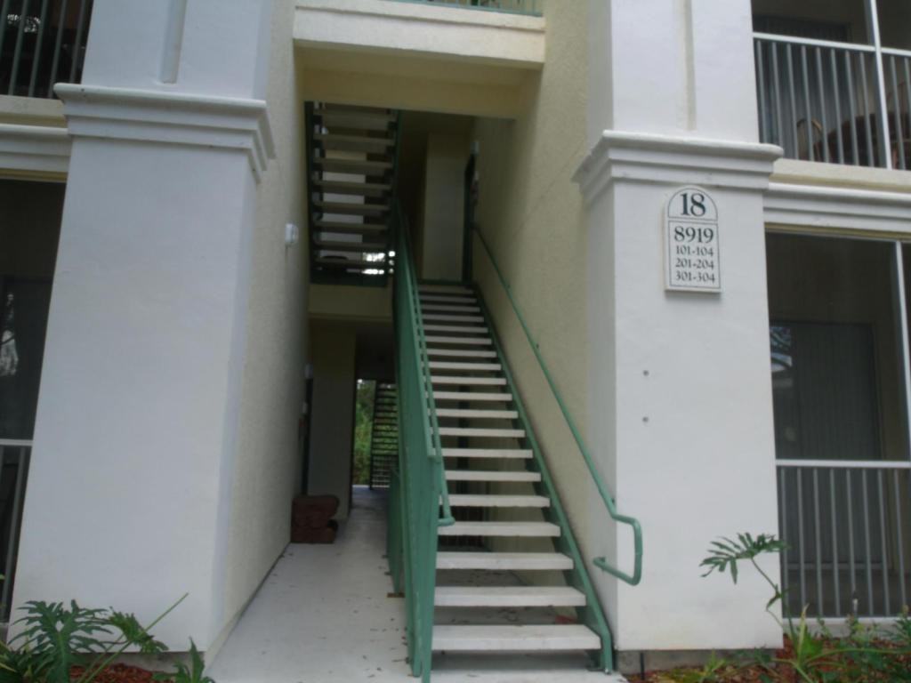 8919 Legacy Ct - Photo 3 of 24