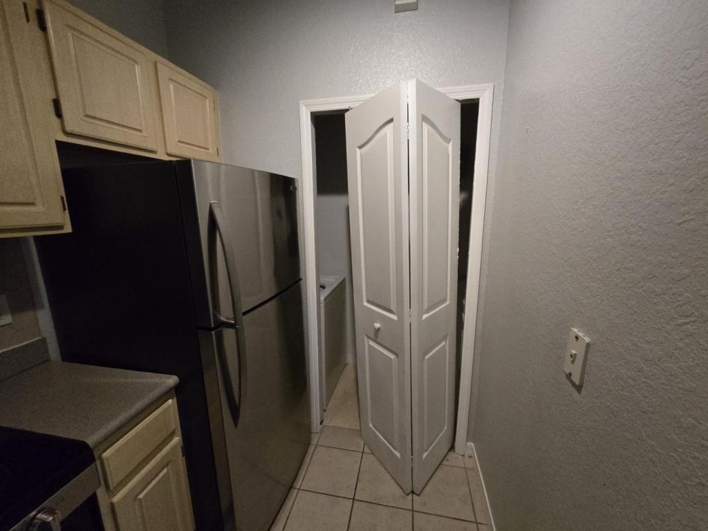 8919 Legacy Ct - Photo 7 of 24